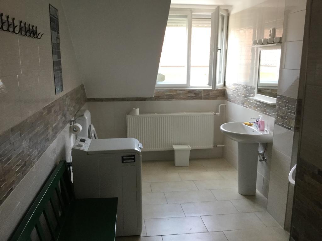 Avas Apartman Μίσκολτς Εξωτερικό φωτογραφία